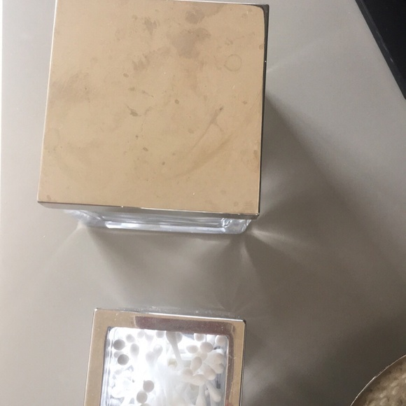 Powder Room Accessories - Picture 6 of 6